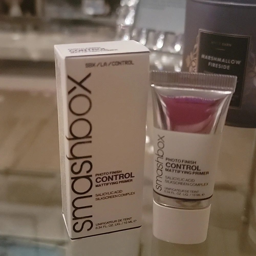 Smashbox photo finish control mattifying primer. 0.34 fl. NIB. - Picture 5 of 9